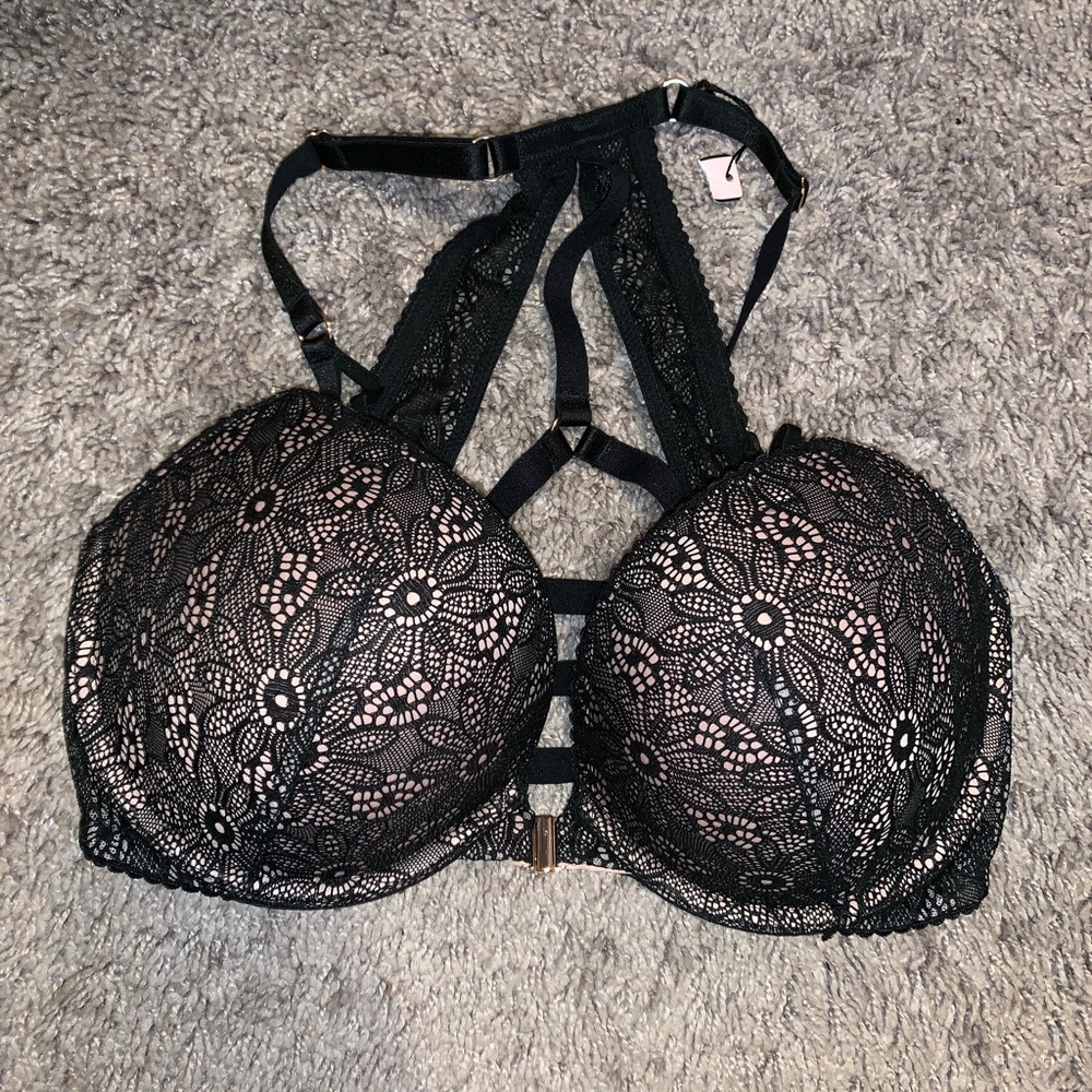 32 DD razor back Victoria’s Secret bra